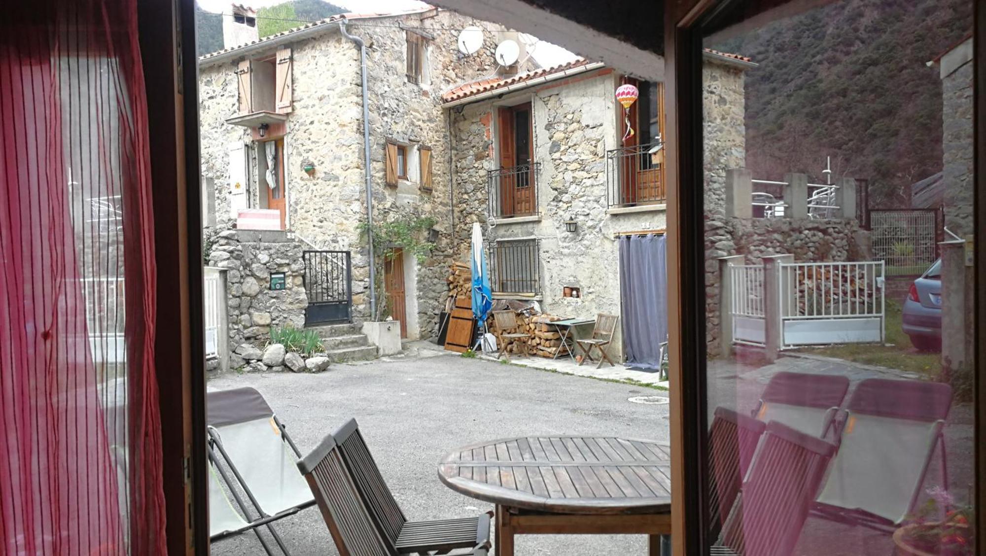 La Cirerole Hotel Casteil Luaran gambar
