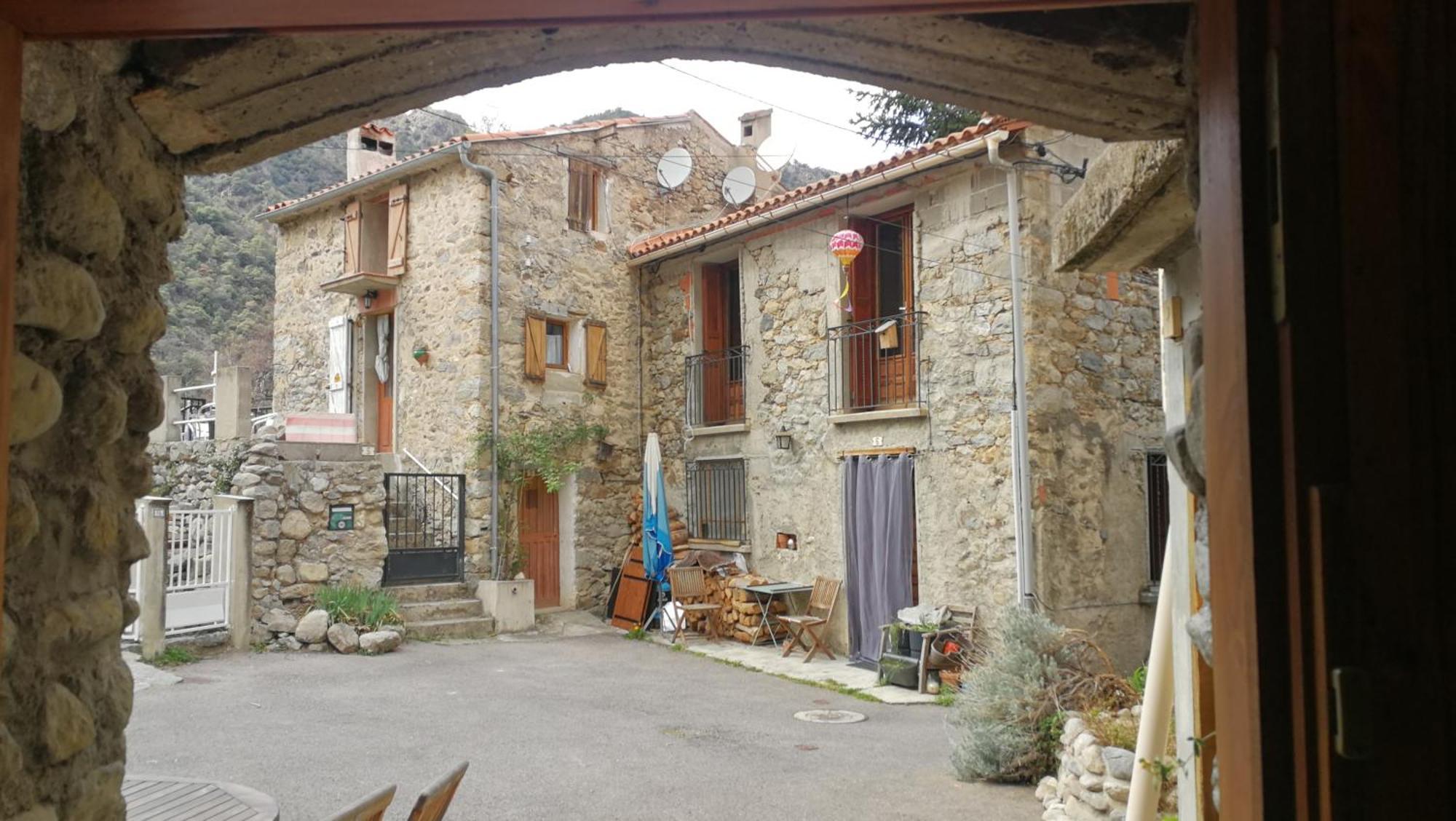 La Cirerole Hotel Casteil Luaran gambar